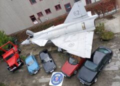 Automobili tra gli aeroplani