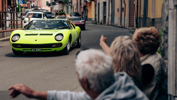 Lamborghini Miura festeggia i 60 anni con un tour