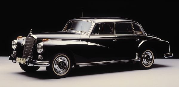 Mercedes-Benz festeggia i 140 anni dell’automobile